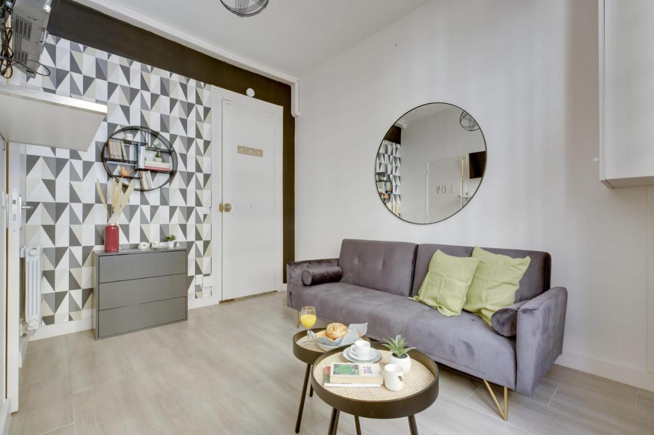 Bright Charming Modern Studio By Dreamy Canal パリ エクステリア 写真