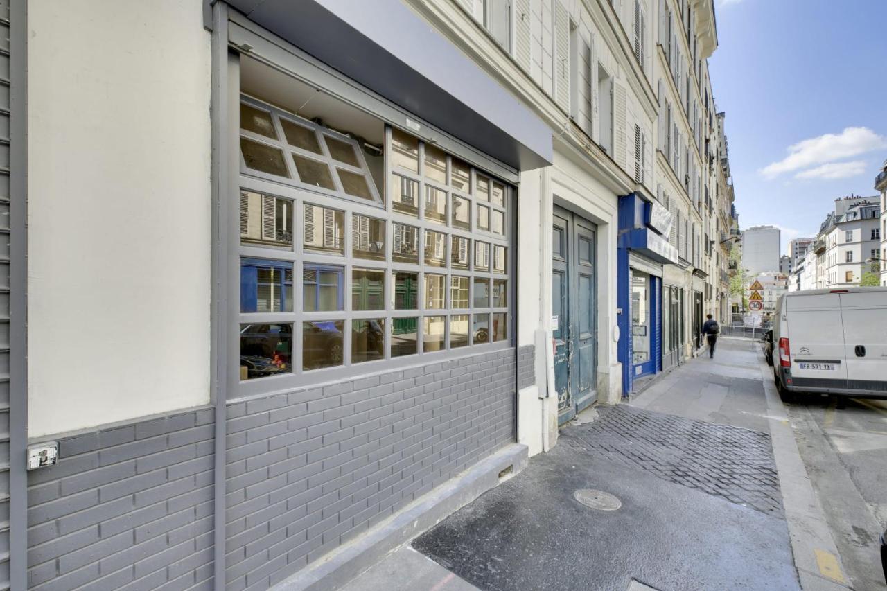 Bright Charming Modern Studio By Dreamy Canal パリ エクステリア 写真